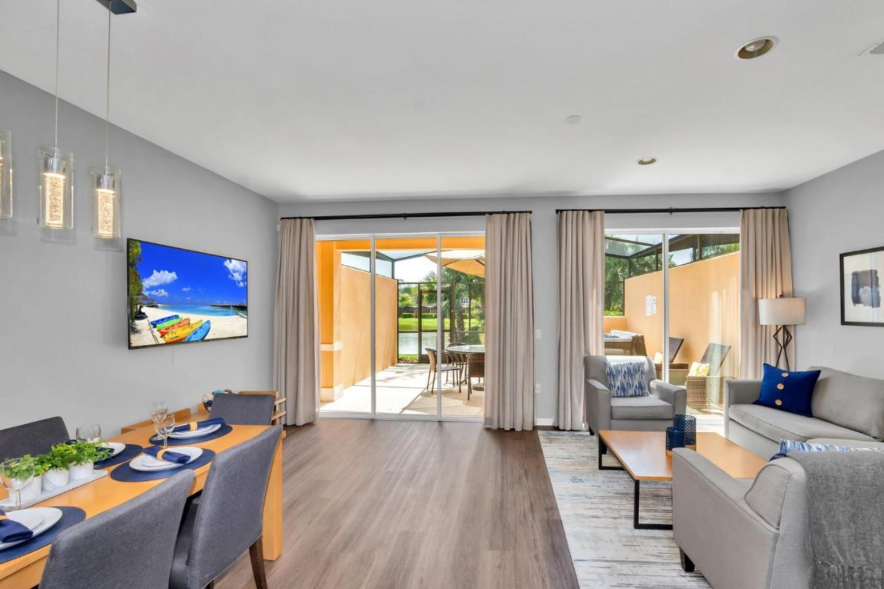 Upscale 2Br Lakefront Townhome - Private Hot Tub! Orlando Luaran gambar
