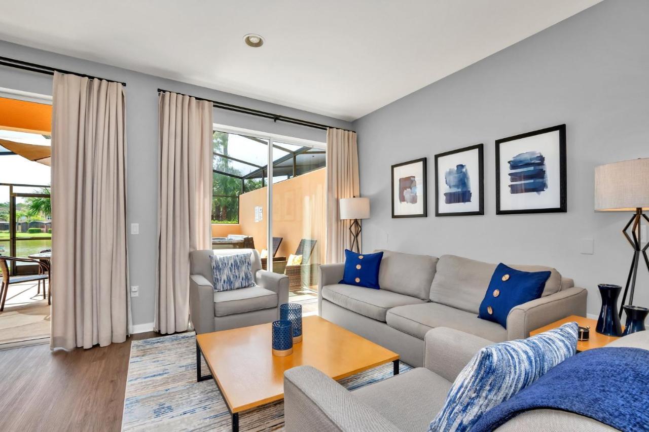 Upscale 2Br Lakefront Townhome - Private Hot Tub! Orlando Luaran gambar