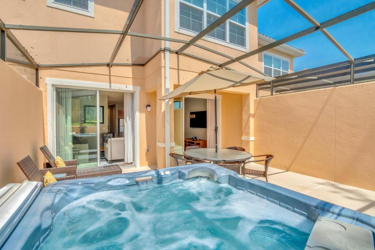 Upscale 2Br Lakefront Townhome - Private Hot Tub! Orlando Luaran gambar