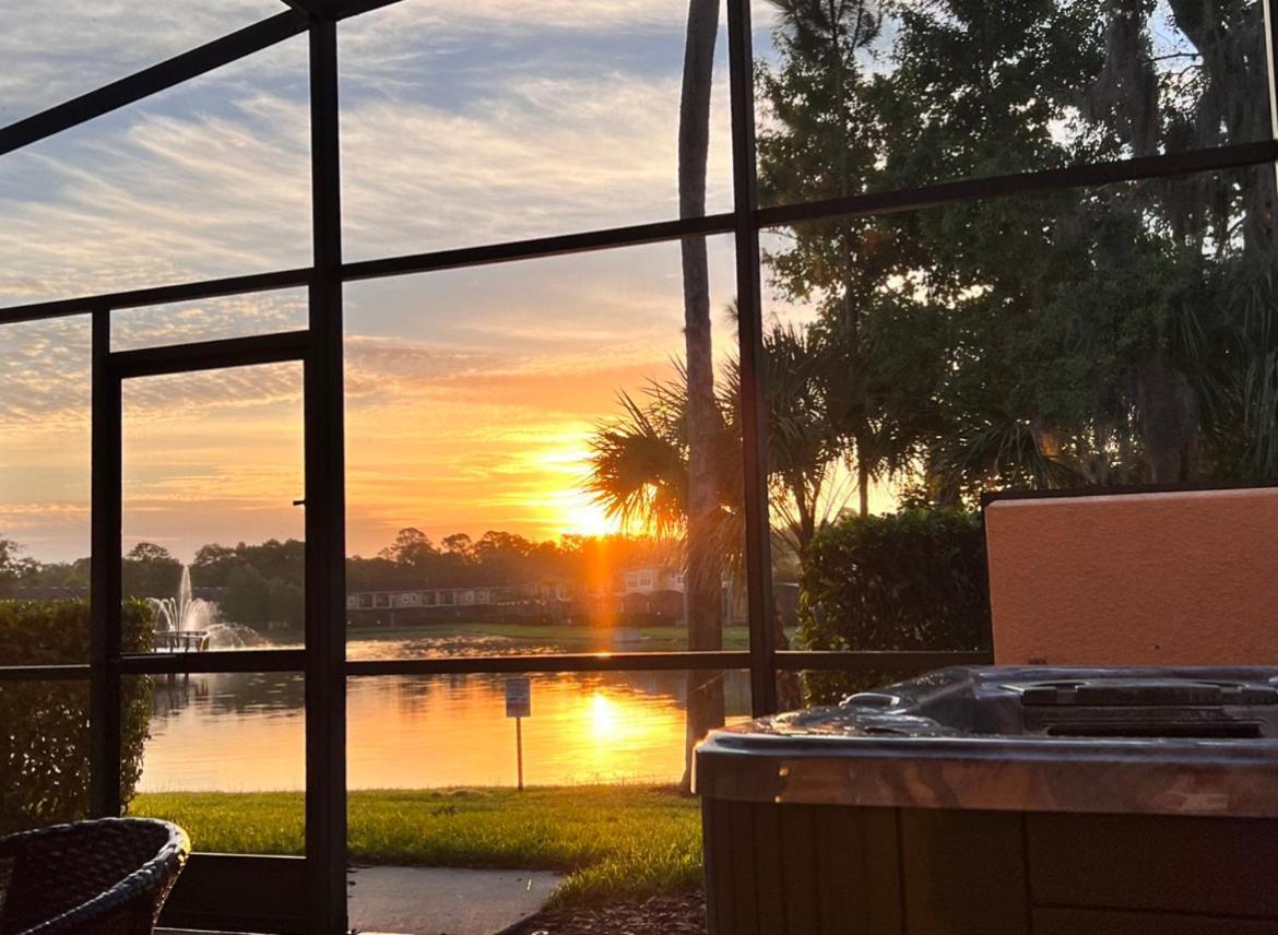 Upscale 2Br Lakefront Townhome - Private Hot Tub! Orlando Luaran gambar